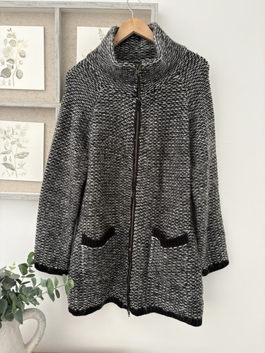 Phase eight black white - phase,